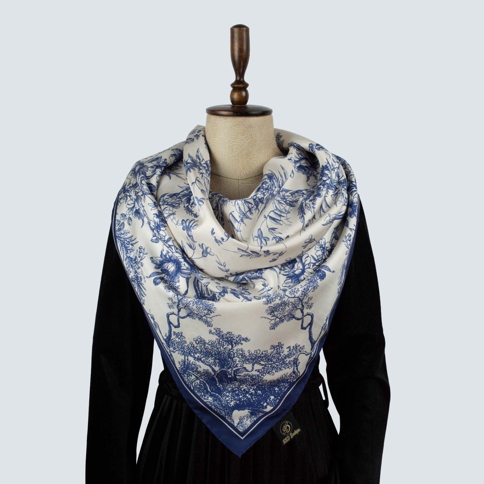 BBD BOUTIQUE — Zamansız Zarafet-Lacivert Çiçekli Toile De Jouy Desen Eşarp