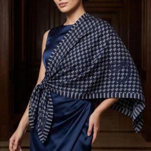 Bereketli Anadolu (Eli Belinde)-Lacivert Gri İpek Twill Eşarp 90